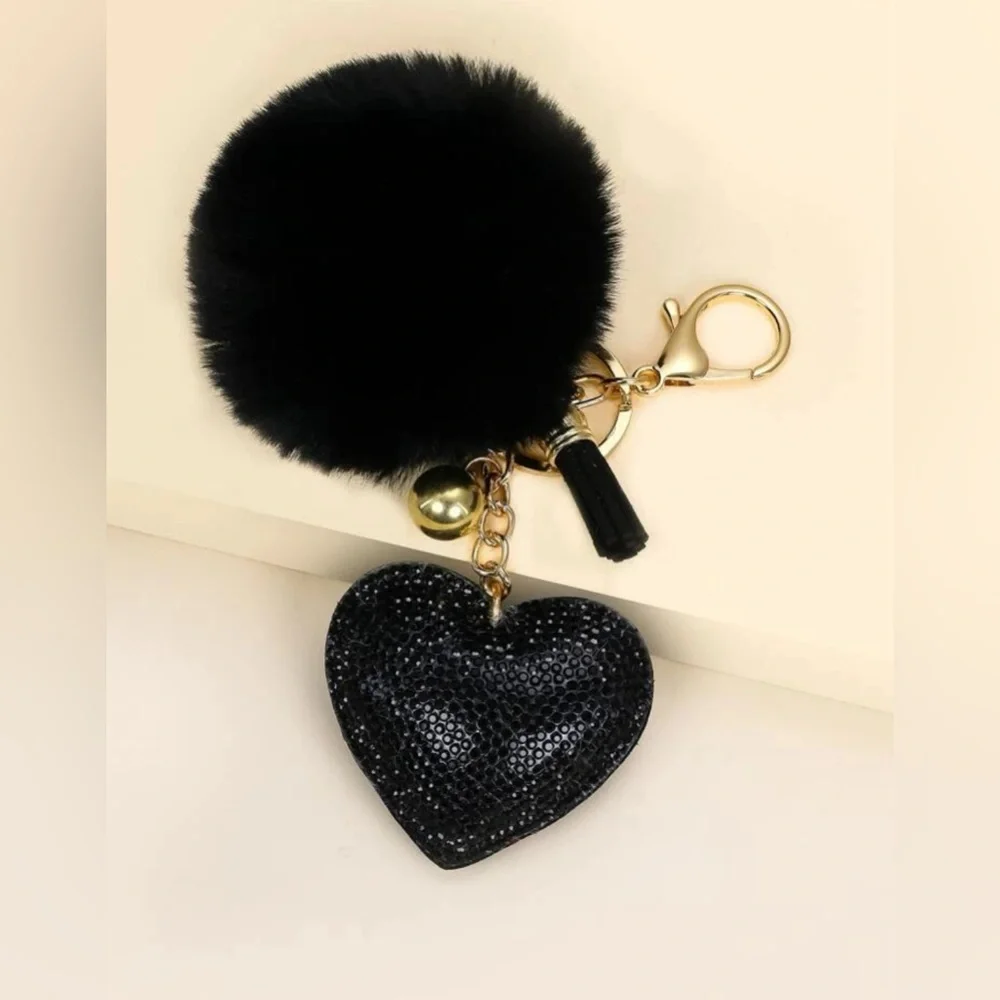 Black heart 🖤 and Pom Pom keychain - Picture 2 of 2